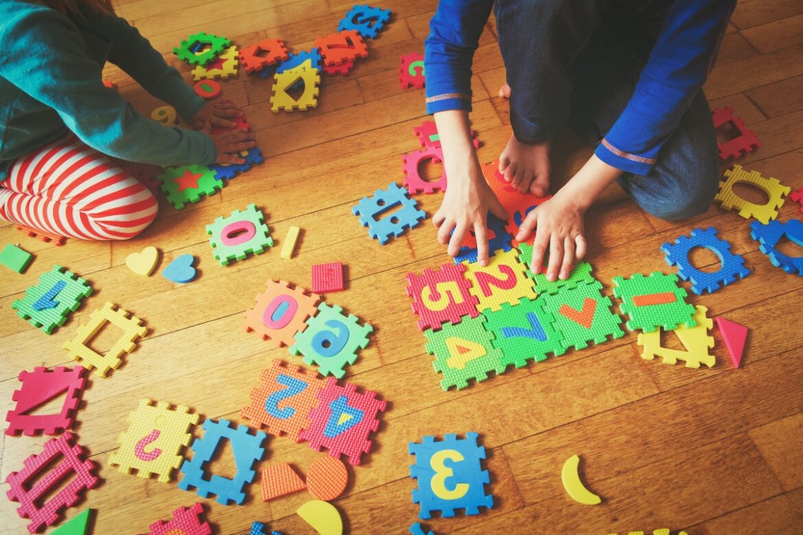 Educação Infantil: O que é e como funciona? — Educação infantil é a fase inicial de aprendizagem da criança, essa etapa é fundamental para o desenvolvimento cognitivo e social da criança. Saiba mais!