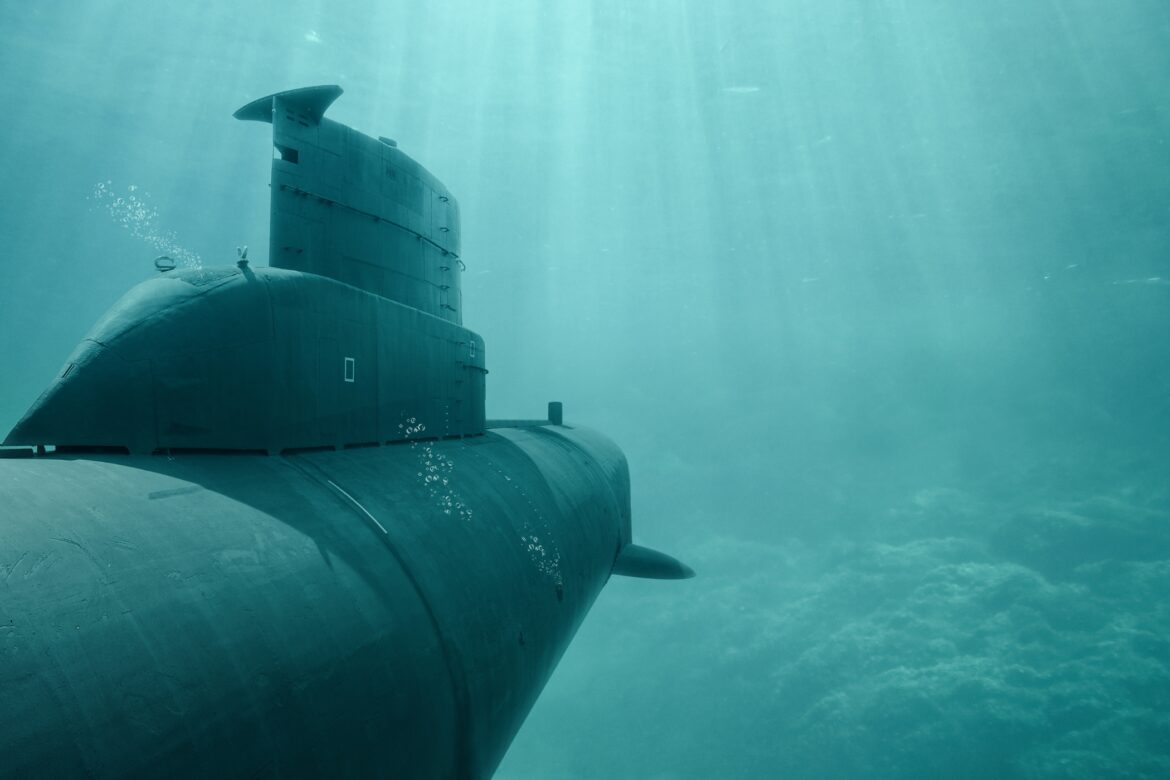 Submarino: o que é, características, tipos, curiosidades — Descubra o que é um submarino, suas características, tipos existentes e curiosidades em apenas uma linha.